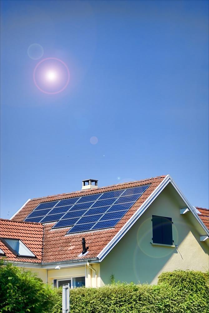 Panneaux solaires sans batterie de stockage près de Châteaubourg